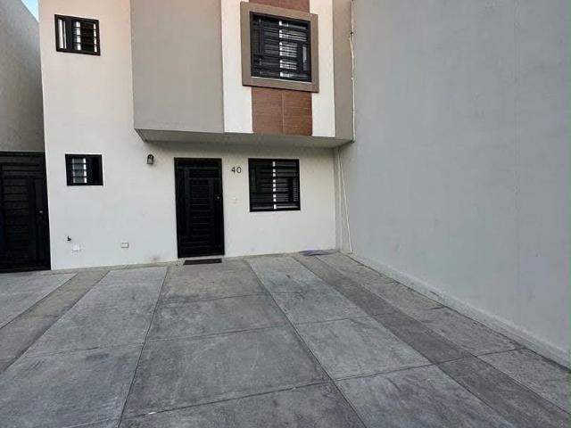 Casa en renta Boulevard Viña Del Mar, Quinta Del Cedro, Delegación Plyas De Tijuana, Municipio De Tijuana, Baja California, 22564, México