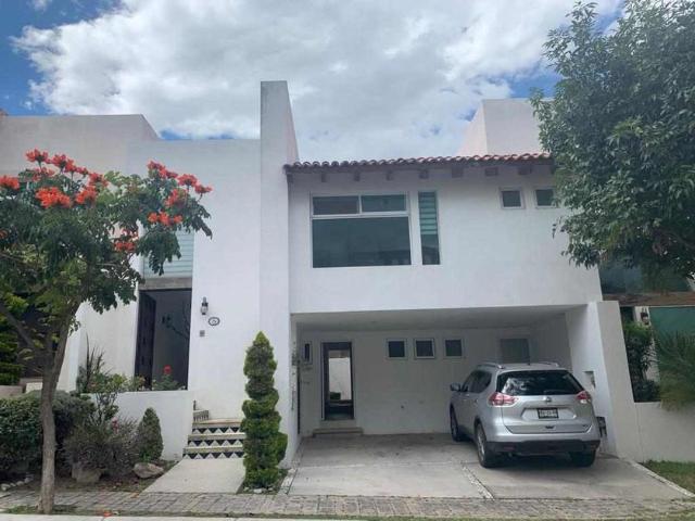 Casa en renta Boulevard De Las Cascadas, Lomas De Angelópolis, Puebla, México