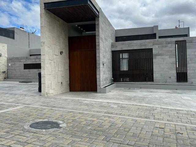 Casa en renta Boulevard De Las Cascadas, Lomas De Angelópolis, Puebla, México