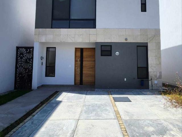Casa en renta Boulevard De Los Volcanes, Lomas De Angelópolis, Puebla, México