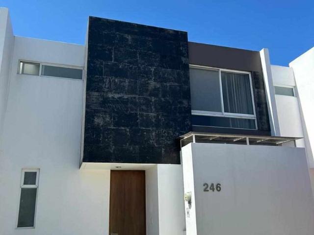 Casa en renta Boulevard De Los Volcanes, Lomas De Angelópolis, Puebla, México