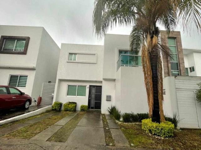Casa en renta Boulevard De Los Volcanes, Lomas De Angelópolis, Puebla, México