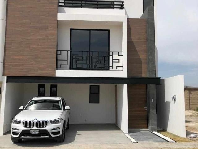 Casa en renta Boulevard De Los Volcanes, Lomas De Angelópolis, Puebla, México