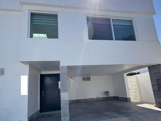 Casa en renta Boulevard Europa, Lomas De Angelópolis, San Bernardino Tlaxcalancingo, Puebla, México
