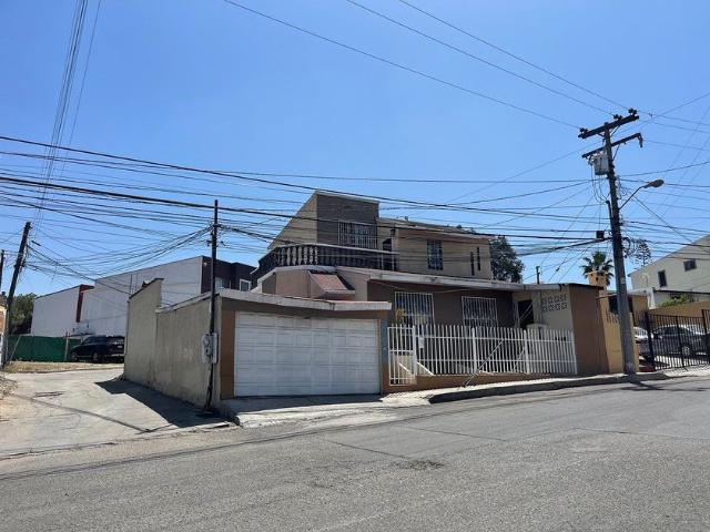 Casa en renta Boulevard Las Fuentes, Delegación La Mesa, Tijuana, Municipio De Tijuana, Baja California, 22127, México