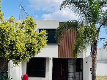 Casa en renta Boulevard Lomas Del Valle 90 92, Lomas Del Valle, Puebla, 72595, Mex