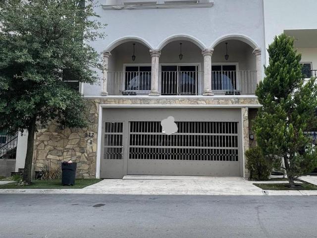 CASA EN RENTA CUMBRES 6to D