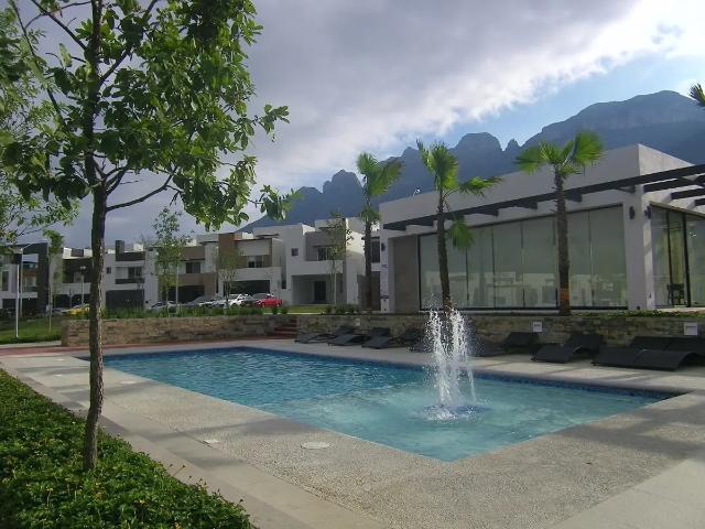 CASA EN RENTA CUMBRES SAN AGUSTIN SECTOR MANCHESTER