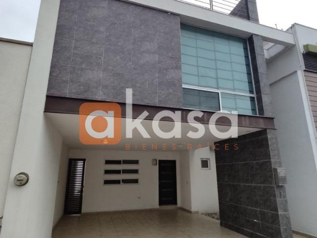 Casa en Renta – Cumbres Santa Clara, Monterrey