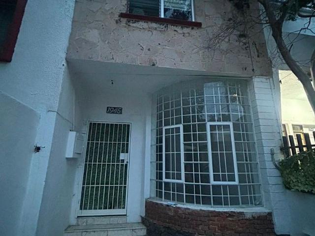 Casa en renta Calle Mexicaltzingo, Guadalajara, Región Centro, Jalisco, 44170, México