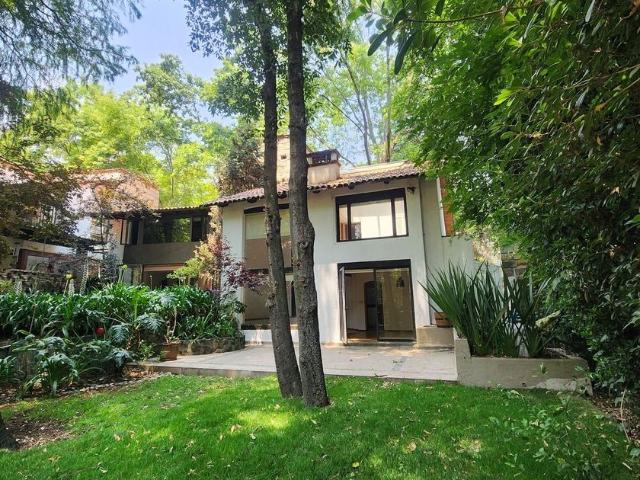 Casa en renta Calle Miguel Hidalgo Y Costilla, San Bartolo Ameyalco, Álvaro Obregón, Ciudad De México, 01800, México
