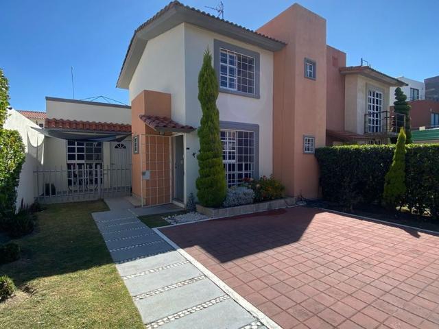 Casa en renta Calle Mísperos, Villas Del Campo, Calimaya, México, 52227, Mex