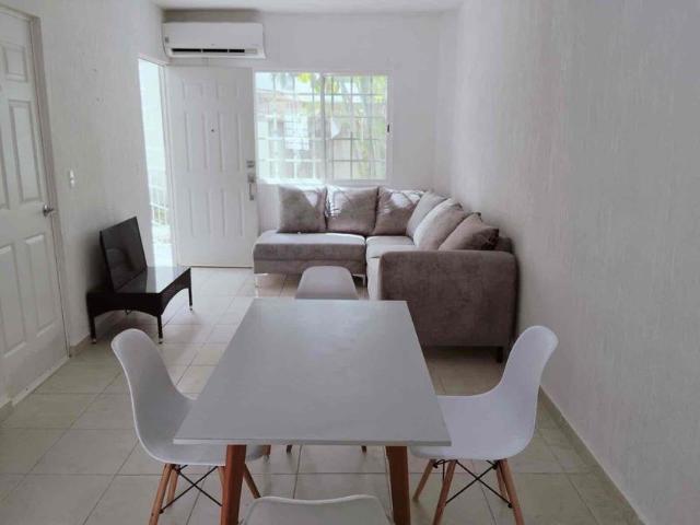 Casa en renta Calle N, Paseo De Los Olivos, Playa Del Carmen, Solidaridad, Quintana Roo, 77714, Mex