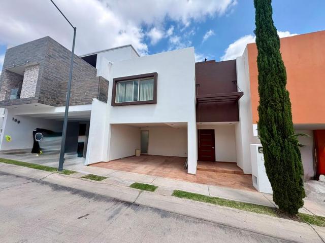Casa en renta Calle Nimbos, Fraccionamiento Los Pirules, San Luis Potosí, Municipio De San Luis Potosí, San Luis Potosí, 78180, México