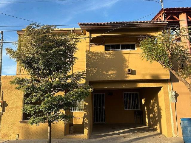 Casa en renta Calle Aztecas, La Paz, Municipio De La Paz, Baja California Sur, 23098, México