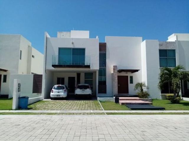 Casa en renta Calle Azul, Ciudad Del Carmen Centro, Carmen, Campeche, 24157, Mex