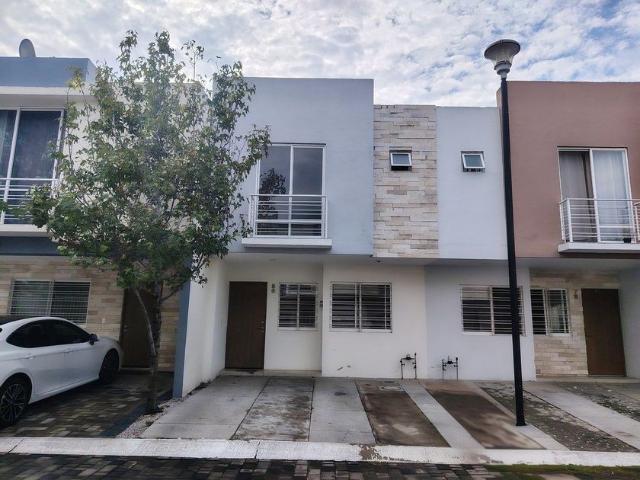 Casa en renta Calle Agrícola, Paseo Del Bosque, San Pedro Tlaquepaque, Jalisco, 45609, Mex