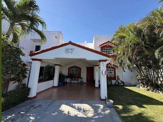 Casa en renta Calle Álvaro Antillano Aguilar 38, Residencial Del Lago, Ciudad Del Carmen, Carmen, Campeche, 24158, Mex