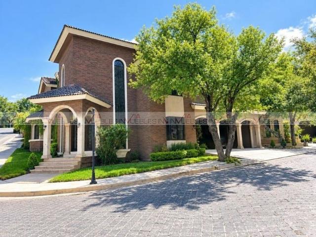 Casa en renta Calle Barranca, Veredalta, San Pedro Garza García, Nuevo León, 66270, México