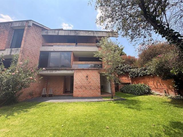 Casa en renta Calle Bosque De Icacos, Bosques De Las Lomas, Ciudad De México, Cuajimalpa De Morelos, Ciudad De México, 05120, México