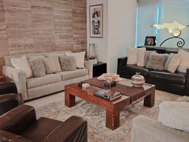 Casa en renta Calle Cuicacalli, Lomas Verdes, Naucalpan De Juárez, Estado De México, 53230, México
