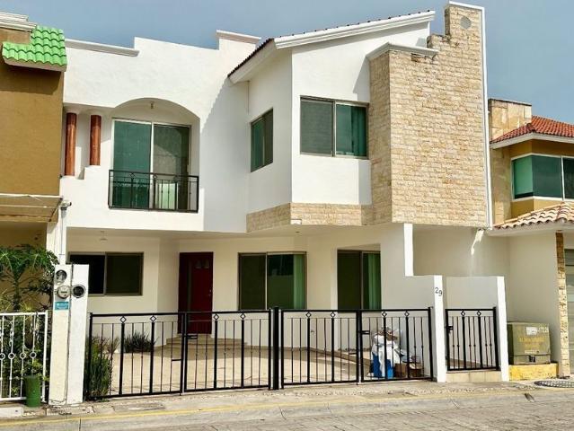 Casa en renta Calle Cardenales, Playa De Vacas, Medellín De Bravo, Veracruz De Ignacio De La Llave, 94274, Mex
