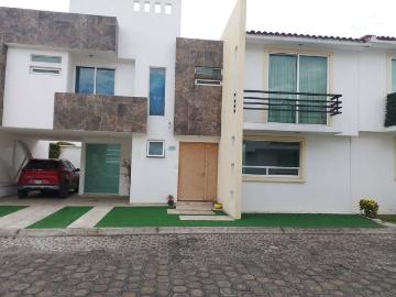 Casa en renta Calle Ceboruco, Caltillo, Unidad Habitacional Juan Fernández Albarrán, Metepec, México, 52168, Mex