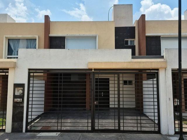 Casa en renta Calle Cerro De La Estrella, Paseo Arboleda, San José Guadalupe Otzacatipan, San Nicolas Tolentino, Toluca, Estado De México, 50230, México