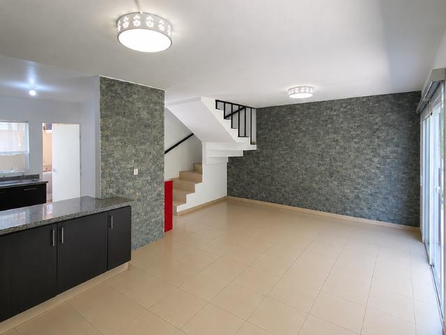 Casa en renta Calle Cerro De Las Campanas, Conjunto Unidad Paseo Pradera, Hacienda Santín, Toluca, México, 50210, Mex