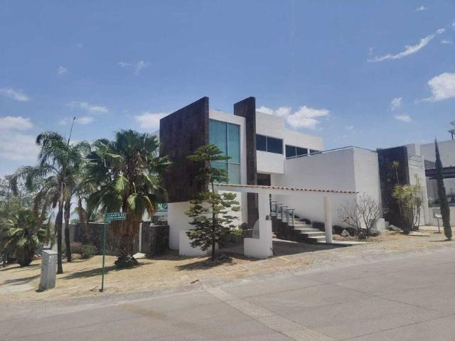 Casa en renta Calle Colina Del Gran Jardín, Lomas Del Gran Jardín, León, Guanajuato, 37134, Mex
