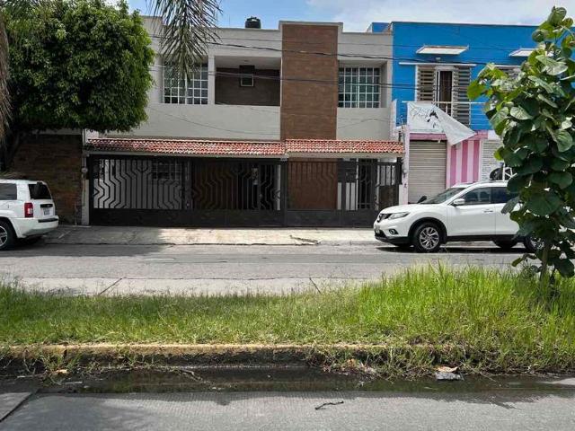 Casa en renta Calle Constitución De 1917 3320, Fraccionamiento Revolución, San Pedro Tlaquepaque, Jalisco, México
