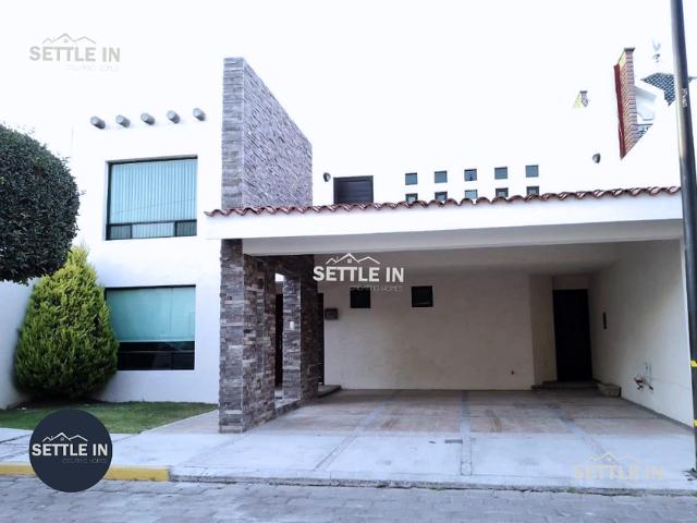 Casa en renta Calle De La Azucena, Jardines De Zavaleta, Heróica Puebla De Zaragoza, Puebla, 72150, Mex