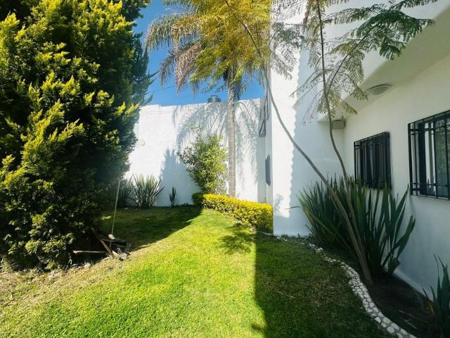 Casa en renta Calle De La Victoria, Fraccionamiento La Loma, San Luis Potosí, Municipio De San Luis Potosí, San Luis Potosí, 78218, México