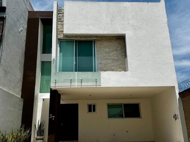 Casa en renta Calle Del Valle, Lomas De Angelópolis, Santa Clara Ocoyucan, Ocoyucan, Puebla, 72193, México