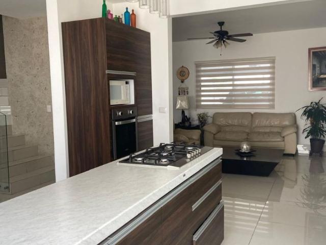 Casa en renta Calle Devanos, Puerta De Hierro, Monterrey, Nuevo León, 64346, México