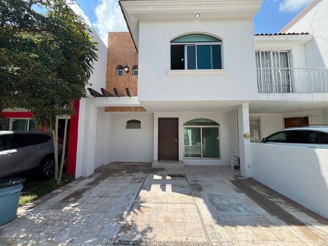 Casa en renta Calle El Escorial, Real De Valdepeñas, Zapopan, Región Centro, Jalisco, 45133, México