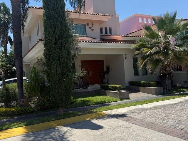 Casa en renta Calle Escudero, Jardín Real, Zapopan, Jalisco, 45136, Mex