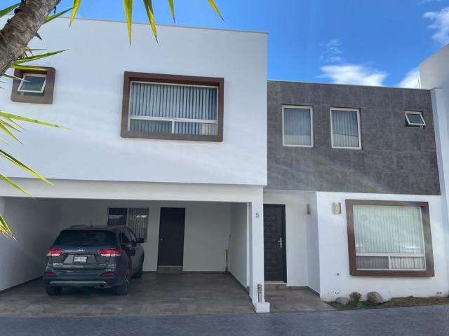 Casa en renta Calle General Juan Zuazua Sur 545 591, Macroplaza, Nuevo Centro De Monterrey, Monterrey, Nuevo León, 64018, Mex