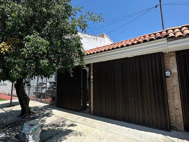 Casa en renta Calle Hacienda Canutillo, Circunvalación Oblatos, Guadalajara, Región Centro, Jalisco, 44700, México