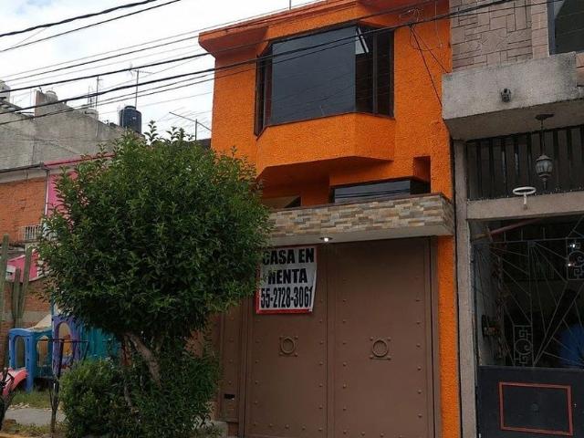 Casa en renta Calle Hacienda Los Morales, Ciudad López Mateos, Atizapán De Zaragoza, Estado De México, 52918, México