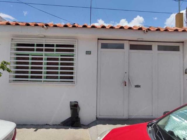 Casa en renta Calle Itzamma, Colonia Mayamil, San Luis Potosí, Municipio De San Luis Potosí, San Luis Potosí, 78399, México