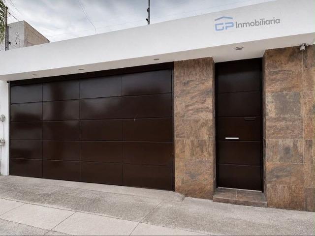 Casa en renta Calle Industriales, Jardines De Guadalupe, Zapopan, Región Centro, Jalisco, 45038, México