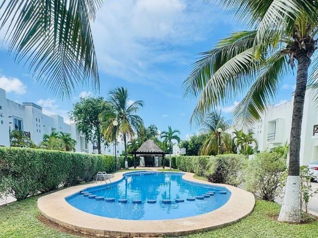 Casa en renta Calle Interior 1, Supermanzana 50, Cancún, Benito Juárez, Distrito 5, Quintana Roo, 77507, México