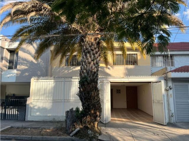 Casa en renta Calle Isla María Cleofas, Jardines Del Valle, Guadalajara, Región Centro, Jalisco, 44580, México
