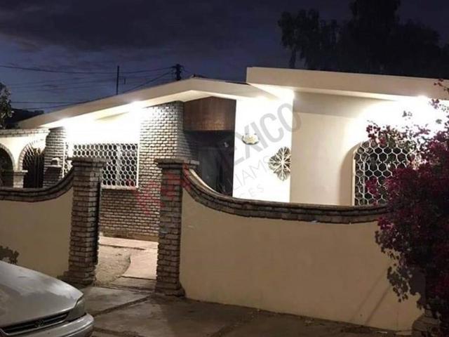 Casa en renta Calle J, Heroes De Nacozari, Mexicali, Municipio De Mexicali, Baja California, 21030, México