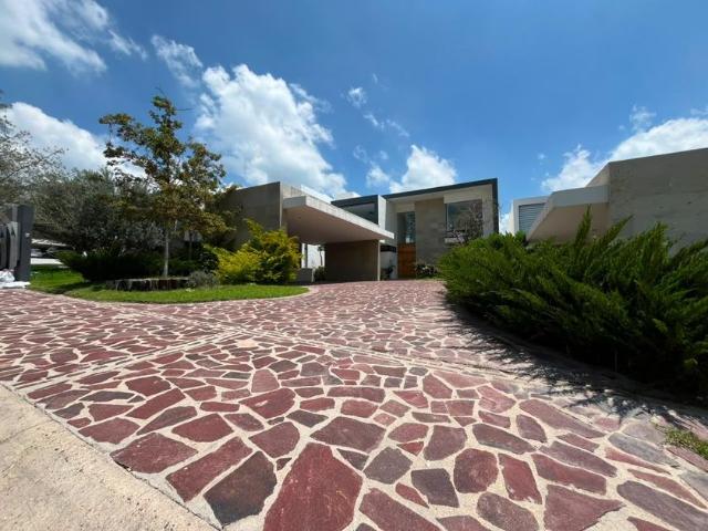 Casa en renta Calle Jardín De Los Halcones, El Bosque country Club Gran Jardin, León, Guanajuato, 37134, México