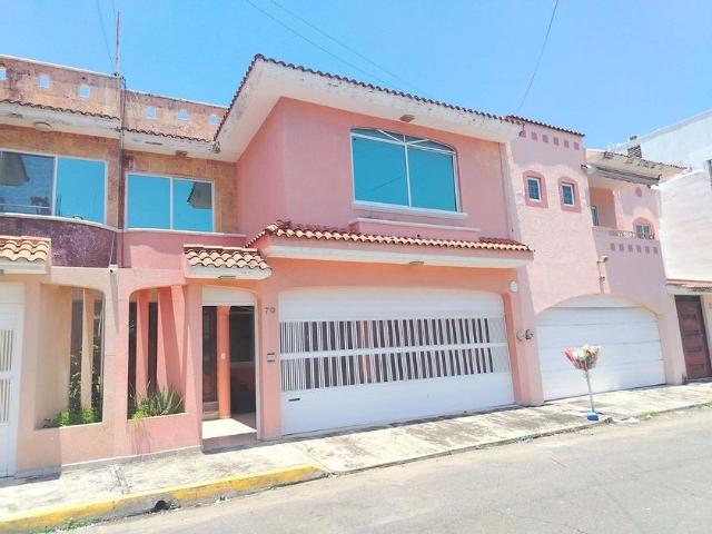 Casa en renta Calle Jardines Del Virginia, Jardines De Virginia, Boca Del Río, Veracruz, 94292, México