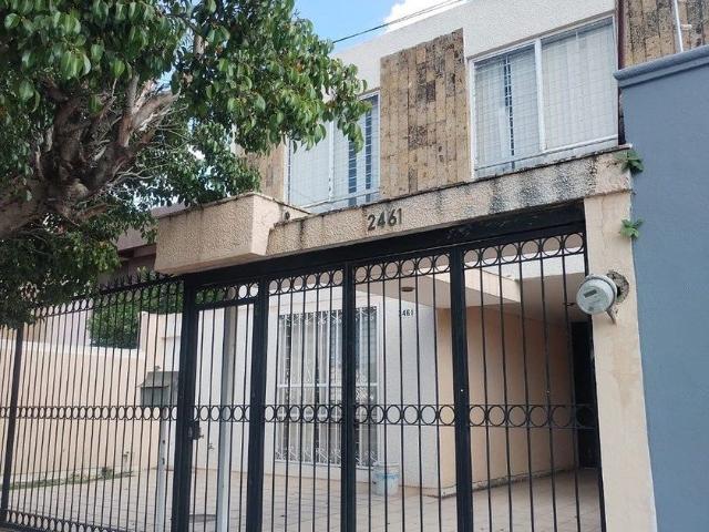 Casa en renta Calle Joaquín Angulo, Circunvalación Guevara, Guadalajara, Región Centro, Jalisco, 44680, México
