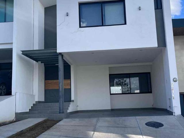 Casa en renta Calle José M. Prado, Infonavit Las Hilamas, León, Guanajuato, 37408, México