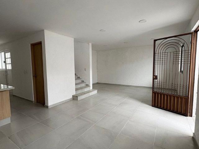 Casa en renta Calle Licenciado Javier Barros Sierra, Guadalupe Victoria, Delegación Centro Histórico, Santiago De Querétaro, Municipio De Querétaro, Querétaro, 76165, México